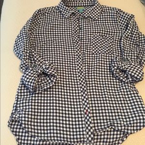 👠 3 for $15 - Plaid women's button up.